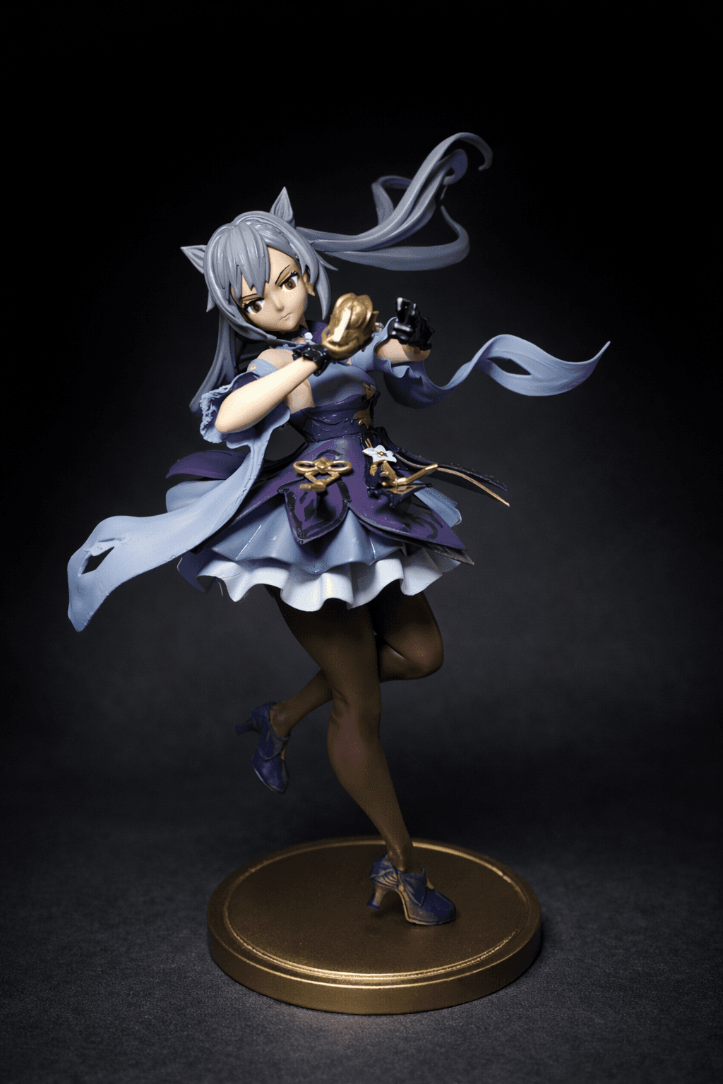 Figura realista 02 — pieza impresa en 3D, vista 2